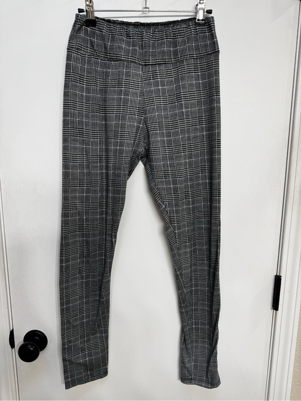 See You Monday Black & Gray Plaid Pull-On Chinos